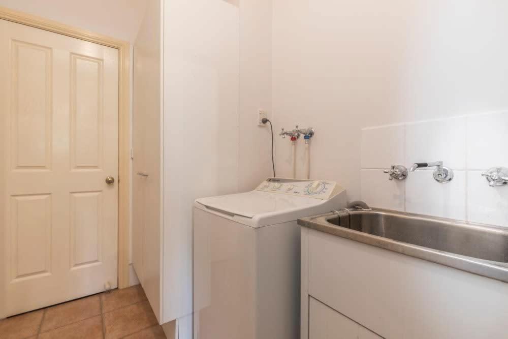 3 Bdrm 2 Bthrm House Close To Canberra Cbd & Anu Exterior foto